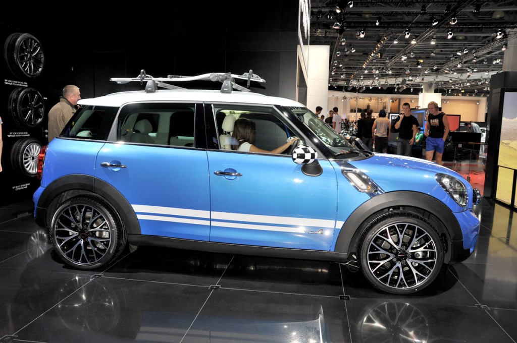 MINI COOPER COUNTRYMAN в другой расцветке