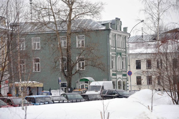 Проспект Победы-13(дом с фасадом в стиле арт-нуво)