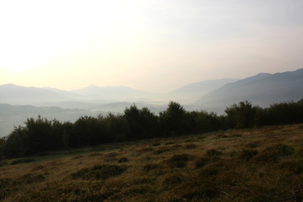 Міжгірський район, Закарпатська область, поблизу оз.Синевир  схід сонця