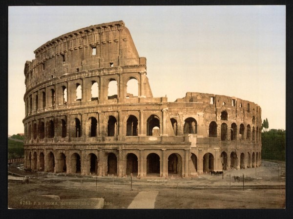 Exterior-of-the-Coliseum-Rome-Italy