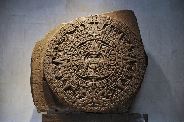 Ацтекский календарь-1