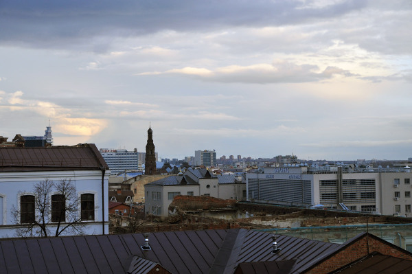 Вид с Петропавловского собора на город-3