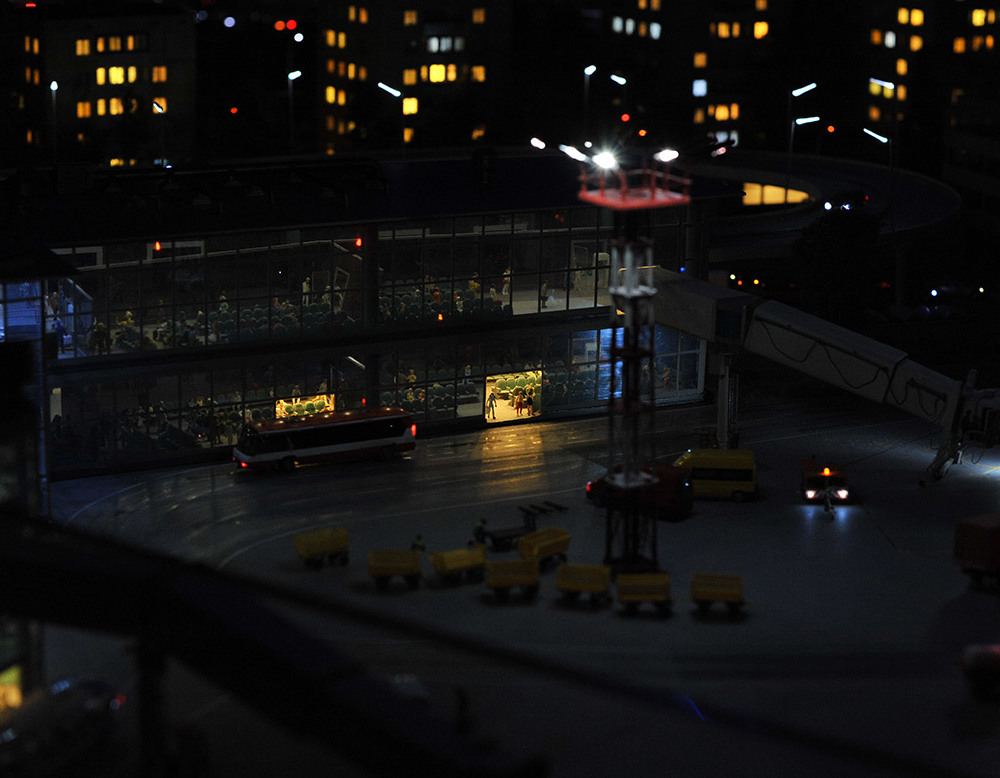 Аэропорт ночью-1