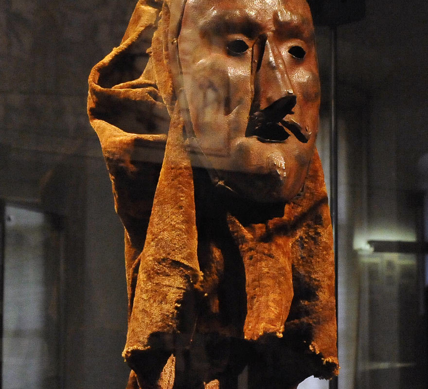 Музей криминалистики средневековья-2-35 маска для наказания