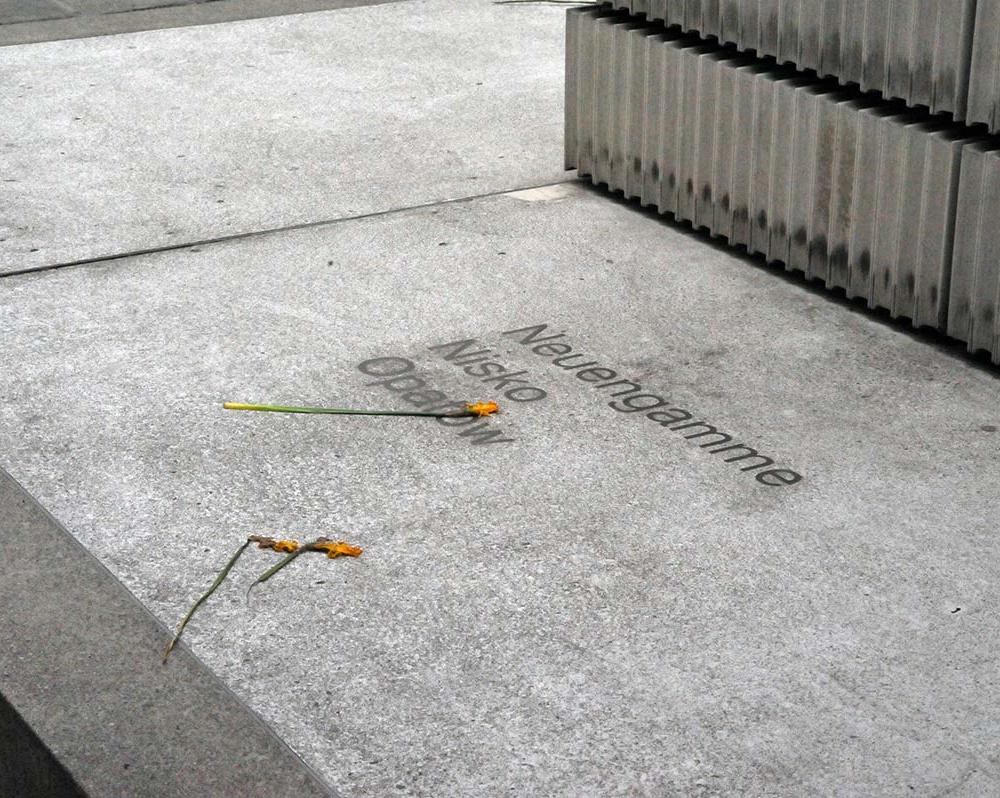 Памятник жертвам холокоста-6