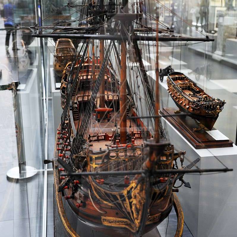 Модель военного  корабля 18 век -1