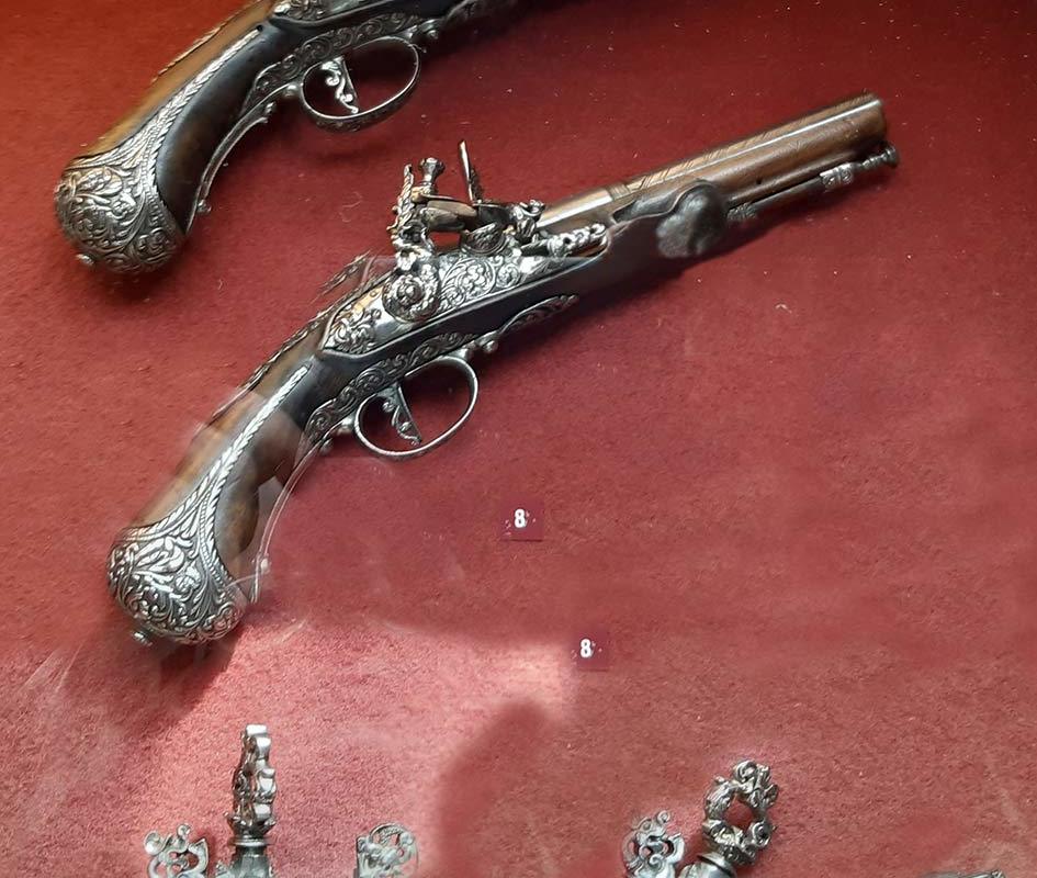 Эрмитаж. Коллекция  оружия 15-17 века-8