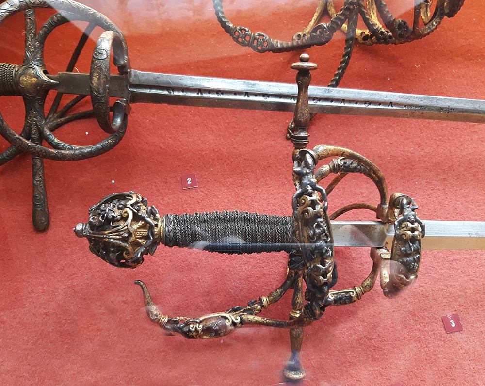 Эрмитаж. Коллекция  оружия 15-17 века-16
