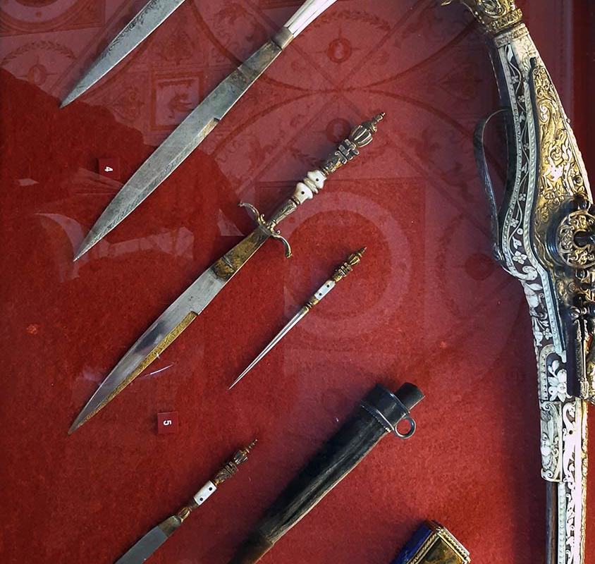 Эрмитаж. Коллекция  оружия 15-17 века-30