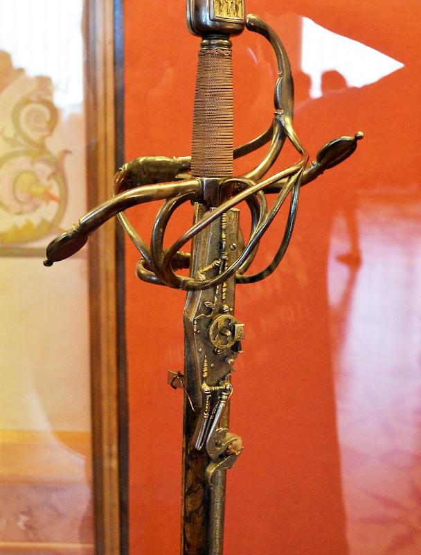 Эрмитаж. Коллекция  оружия 15-17 века-38