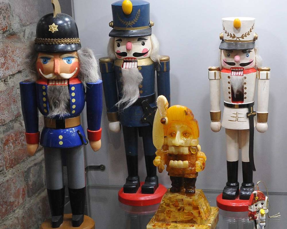 Выставка кукол-щелкунчиков-1