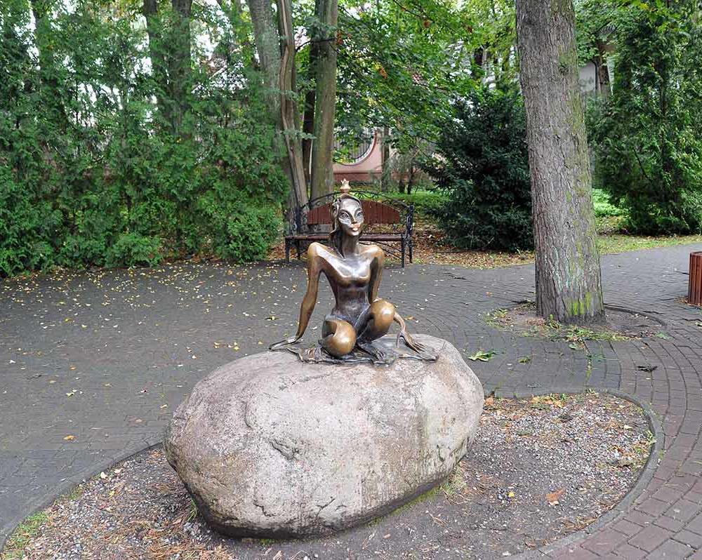 Светлогорск. Статуя царевна-лягушка (Еще не царевна, но уже не лягушка)
