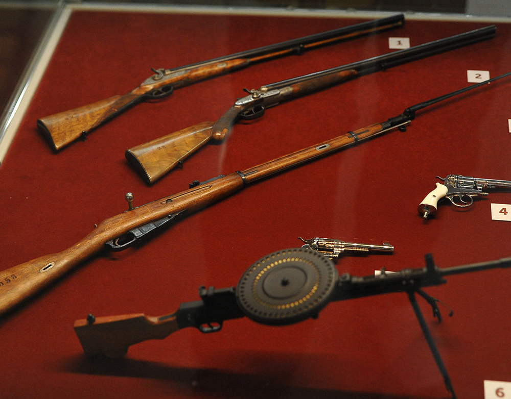 Коллекция действующих миниатюрных копий огнестрельного оружия-1