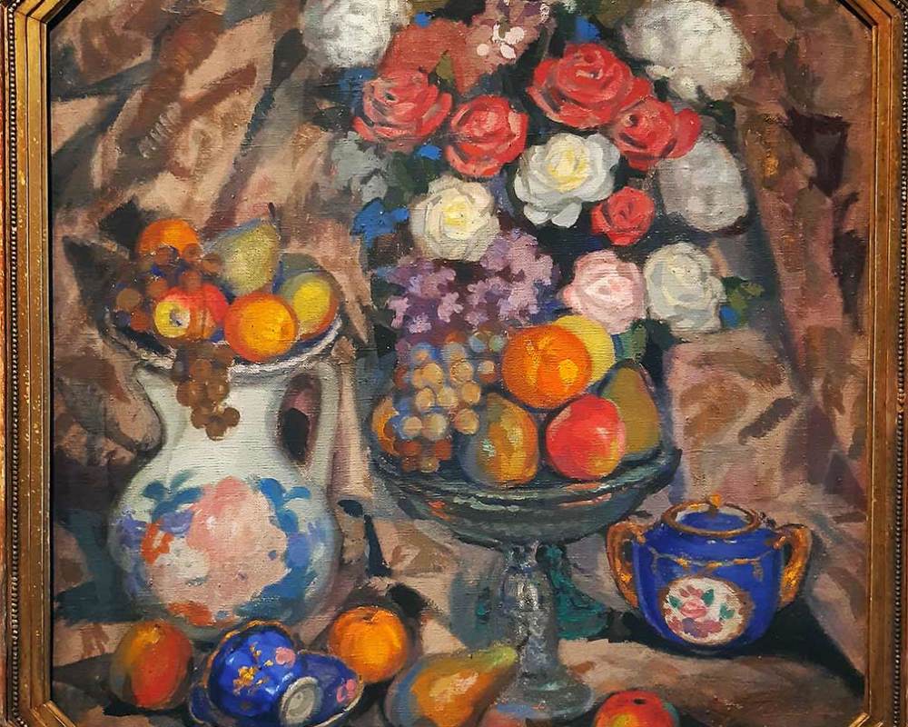 Зайцев Н.С. 1885-1938. Декоративный натюрморт с цветами и фруктами.