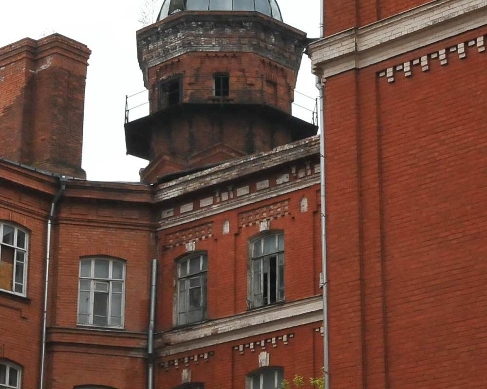 Астрономические башни в семейной казарме-1
