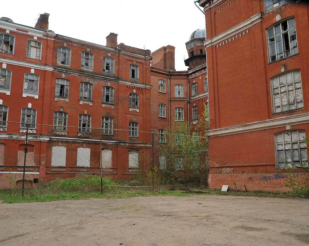 Астрономические башни в семейной казарме-2