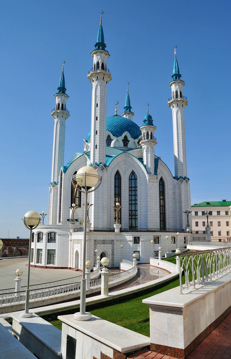 храм и мечеть рядом